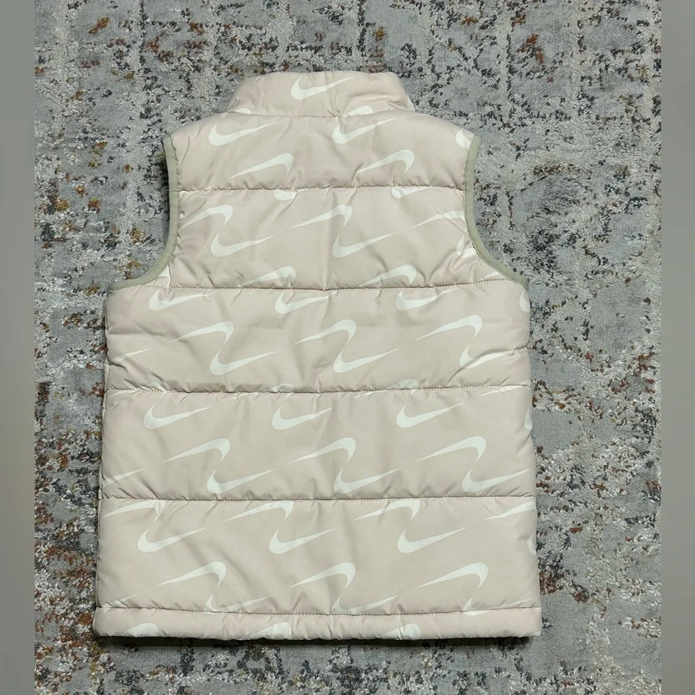 NIKE Kids puffer vest jacket size 5/6 Ivory tan